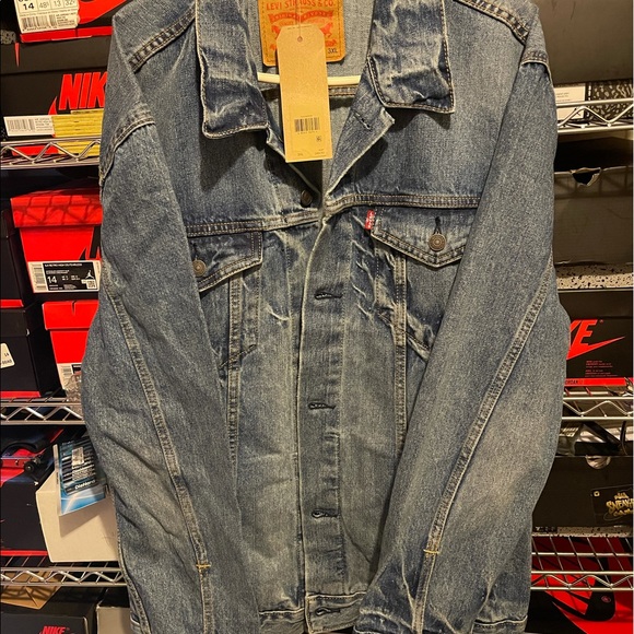 Levi’s Men’s Size 3XL Light Blue Denim Trucker Jacket Coat NWT